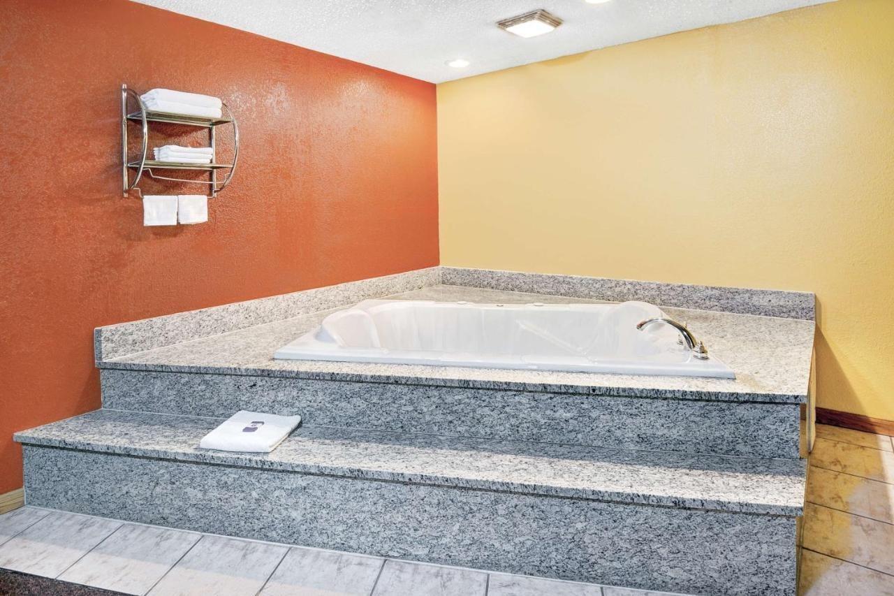Express Inn Индианаполис Екстериор снимка
